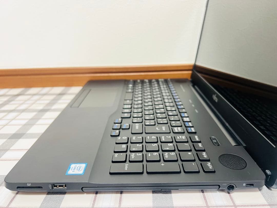 FUJITSU ノートパソコンWin11/8GB/SSD240GB/OFFICE