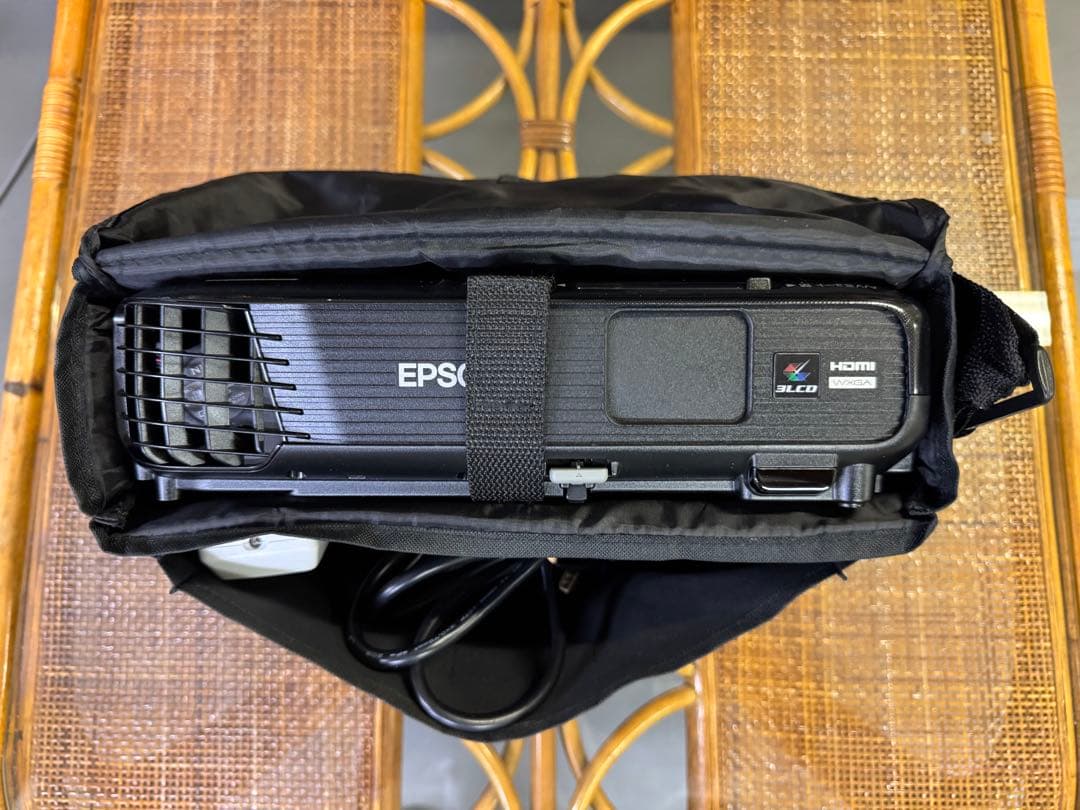 EPSON プロジェクター　スタンドスクリーン EB-W420 GML-100W