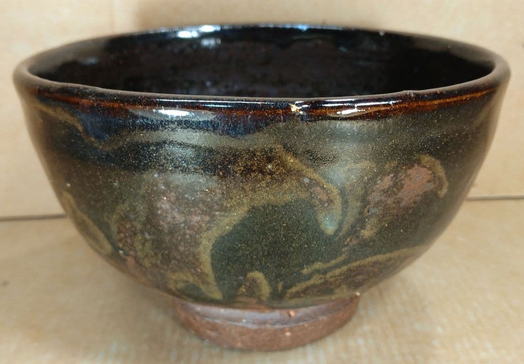 obaba【本物保証】金城次郎 黒釉流シ茶碗 共箱 栞 人間国宝 美品