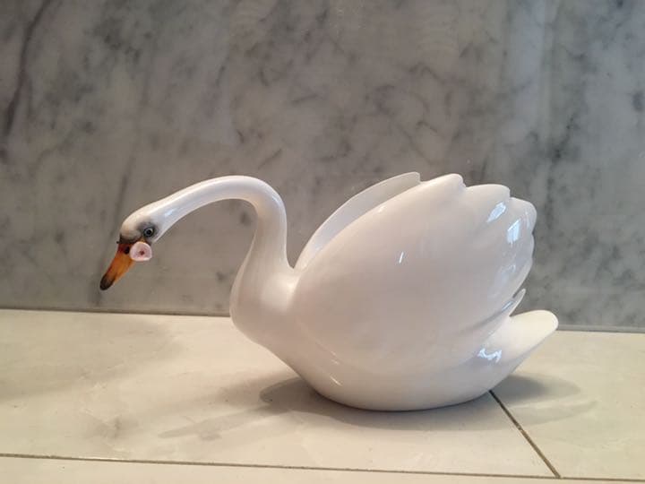 ビンテージ　マルリMaruri ボーンチャイナバラを咥えた美しい白鳥オブジェ