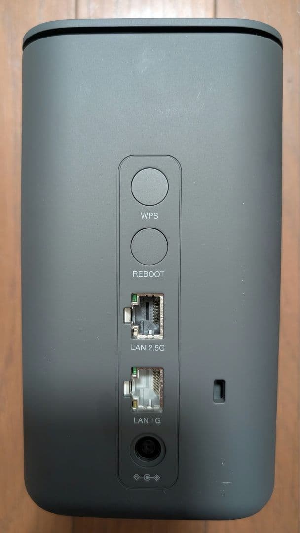 docomo  5G HR02 Wi-Fiルーター