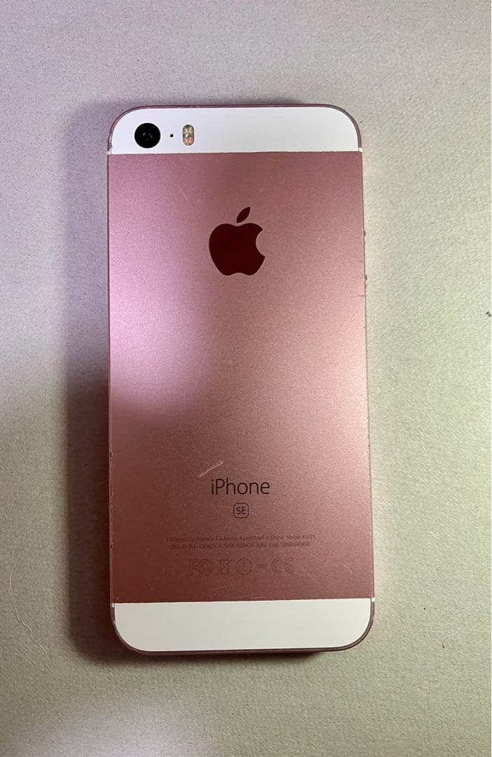 スマートフォン本体 iphone se 128GB Battery 99%