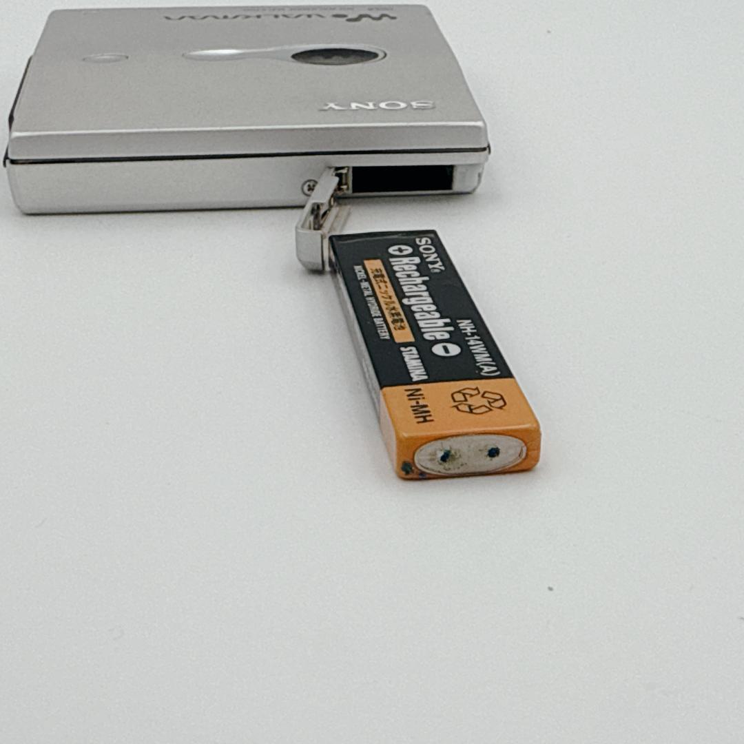 【概ね美品】SONY WALKMAN MDウォークマン MZ-E700 シルバー