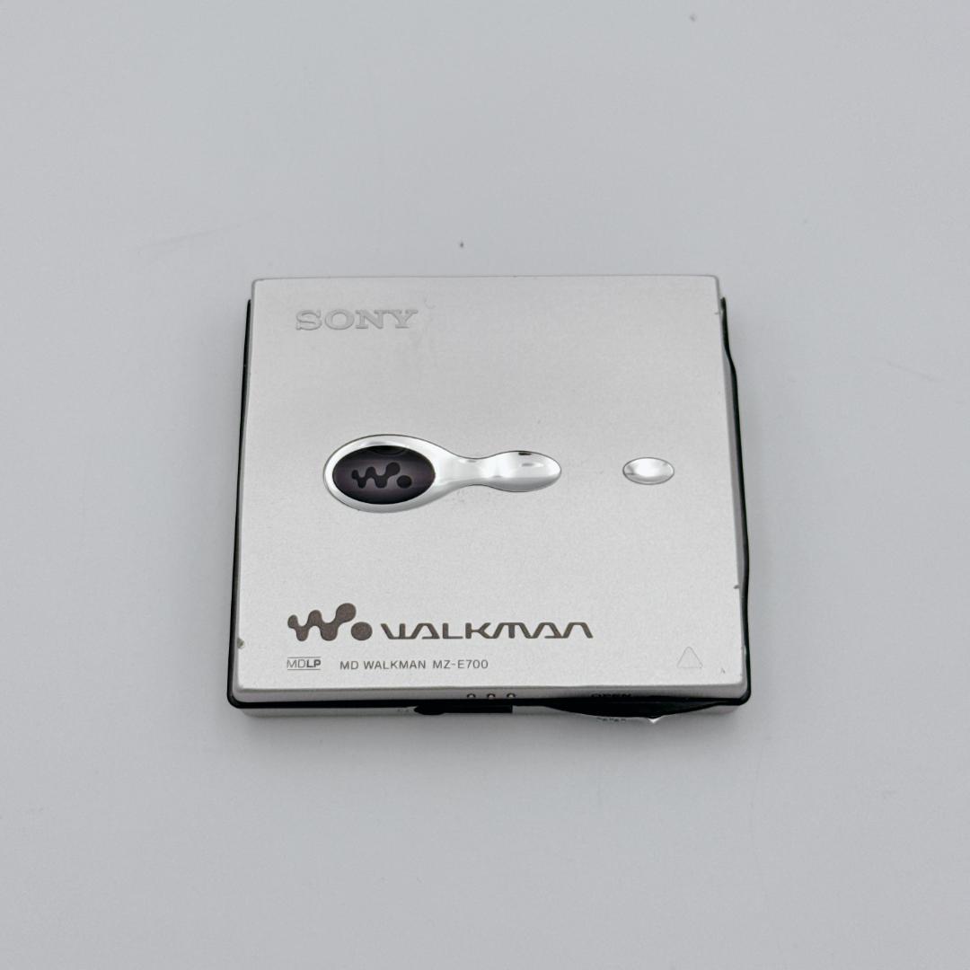 【概ね美品】SONY WALKMAN MDウォークマン MZ-E700 シルバー