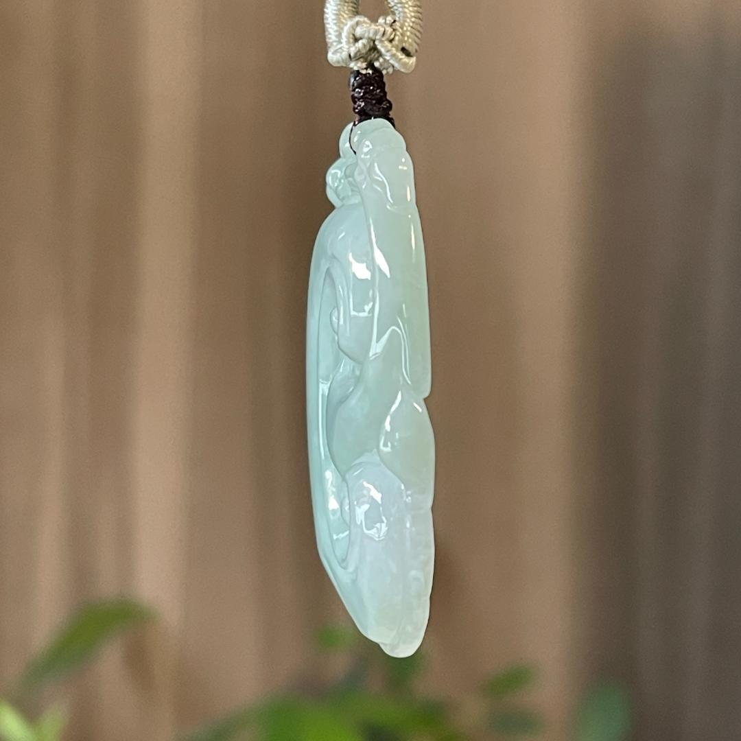 鑑別書付・天然ミャンマー産本翡翠「如意」願いが叶うペンダント58153