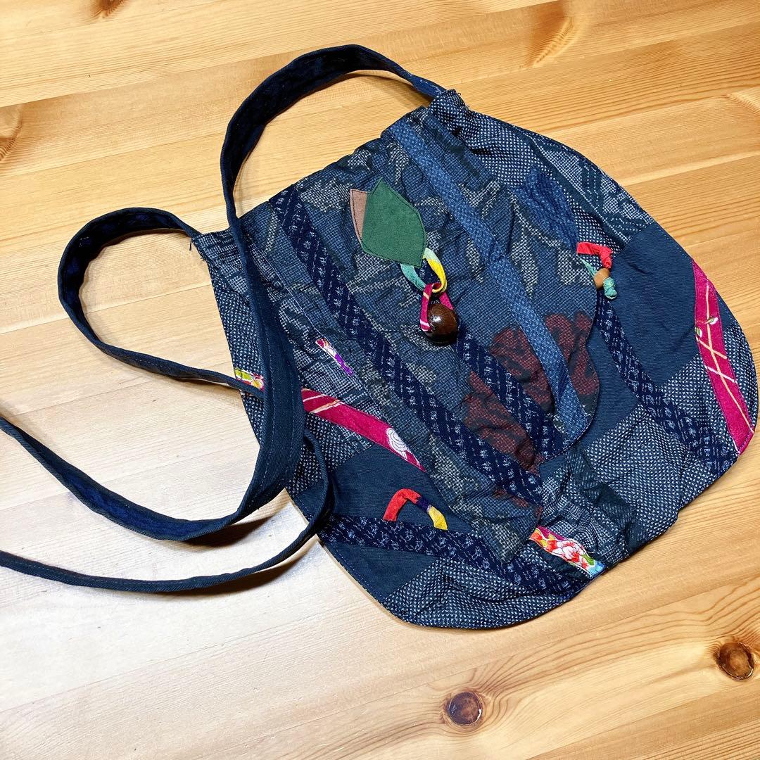 【高級】ショルダーバッグ　古布リメイク　藍染　パッチワーク　一点物　着物リメイク