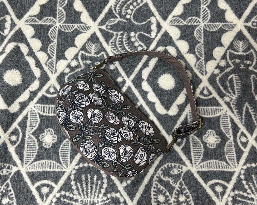 スマイル 様 rosy コロりんポシェット