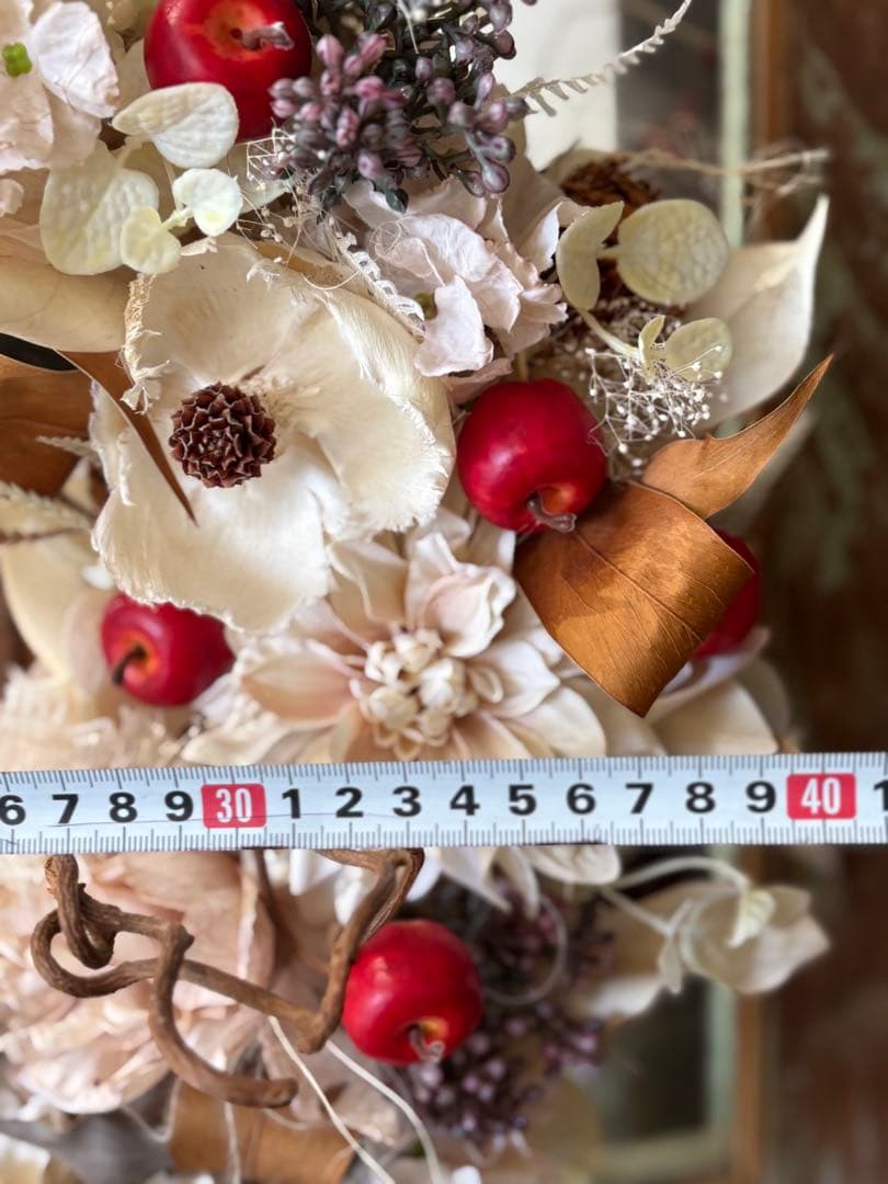 ナチュラルフラワーリース 赤いリンゴ付き　約40センチ