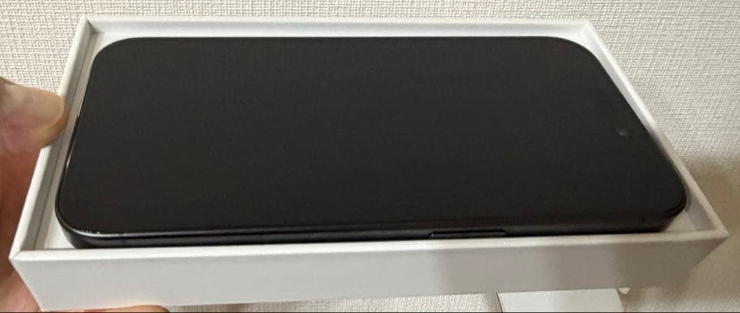 iPhone 15Pro 128GB ブラックチタニウムSIMフリー※付属品充実