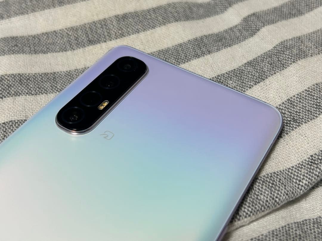 【美品】OPPO Reno3 5g SIMフリー 8/128GB ホワイト￼￼