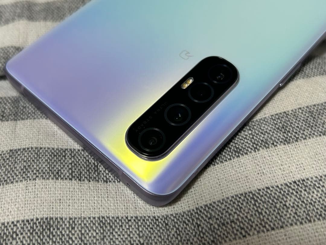 【美品】OPPO Reno3 5g SIMフリー 8/128GB ホワイト￼￼