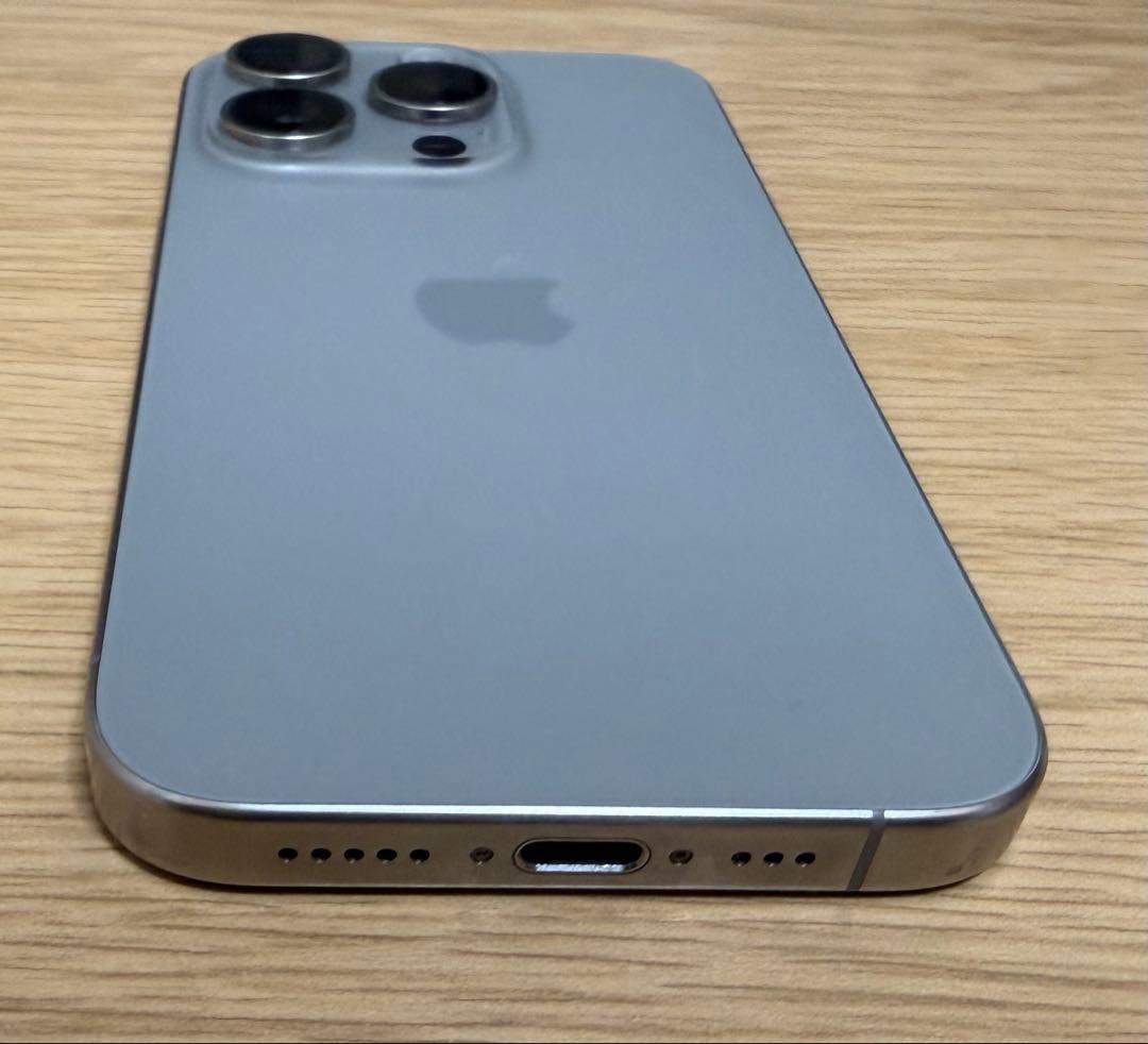 iPhone 15 pro 256GB ナチュラルチタニウム SIMフリー