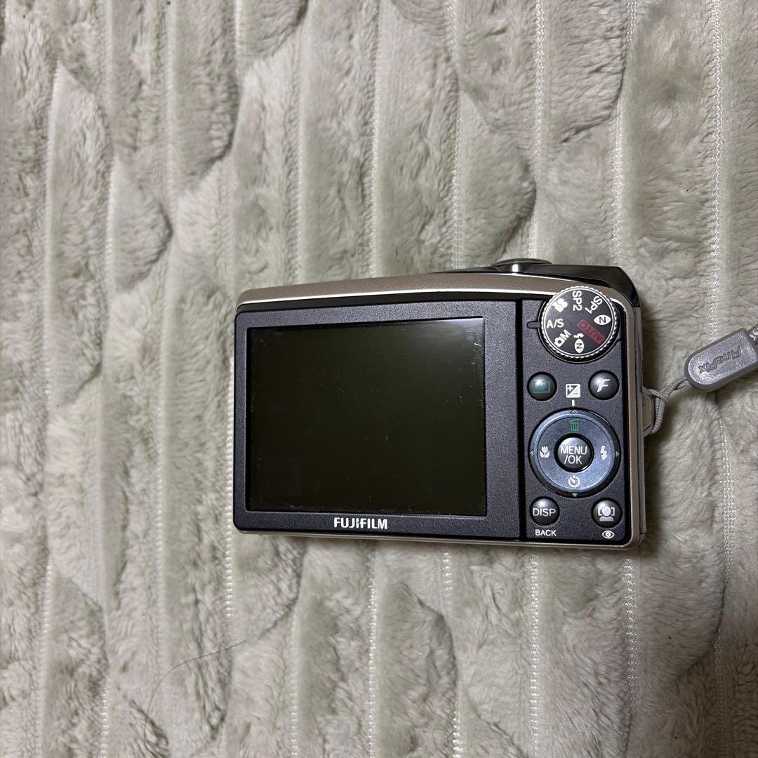 Fujifilm FinePix F50fd デジタルカメラ【ジャンク品】