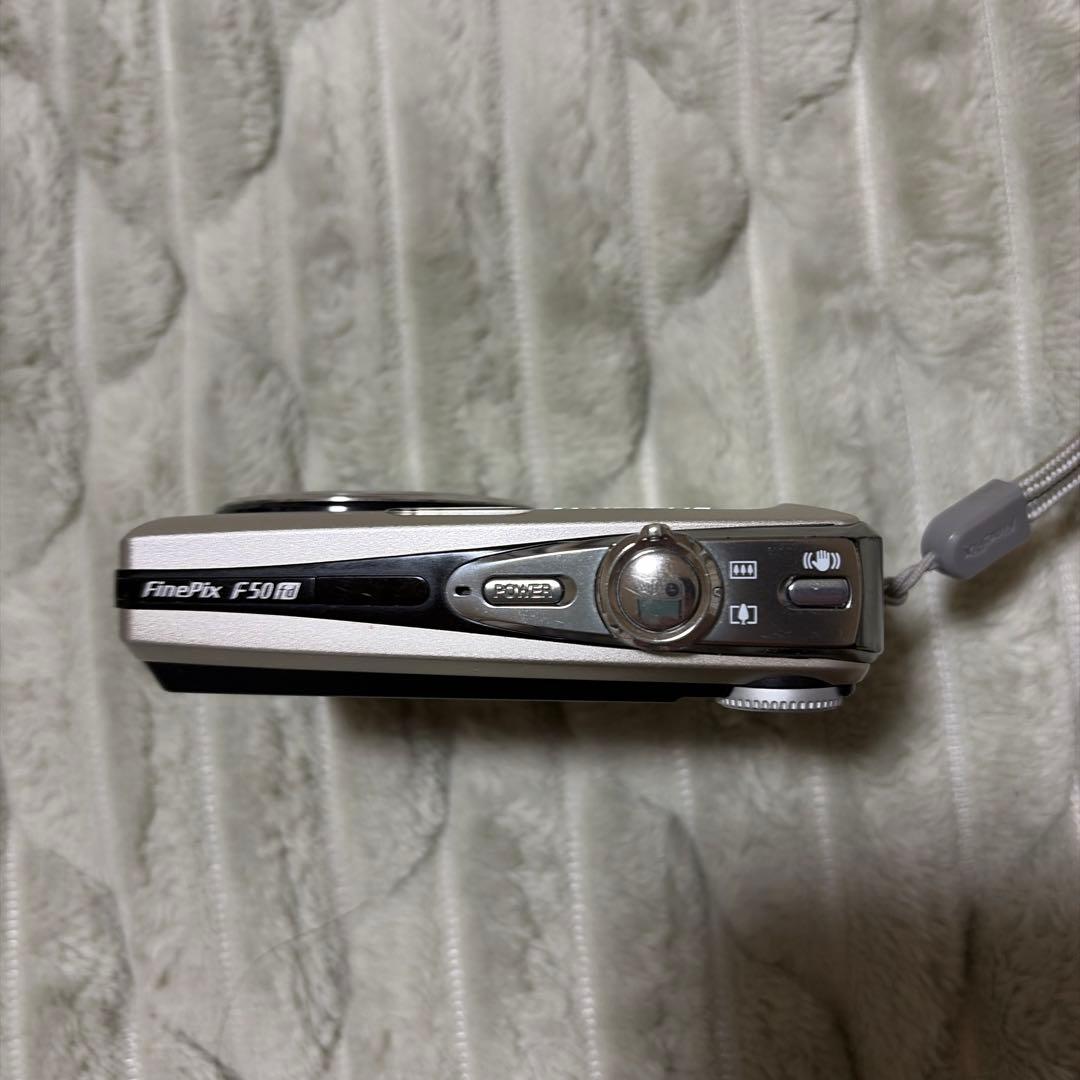 Fujifilm FinePix F50fd デジタルカメラ【ジャンク品】