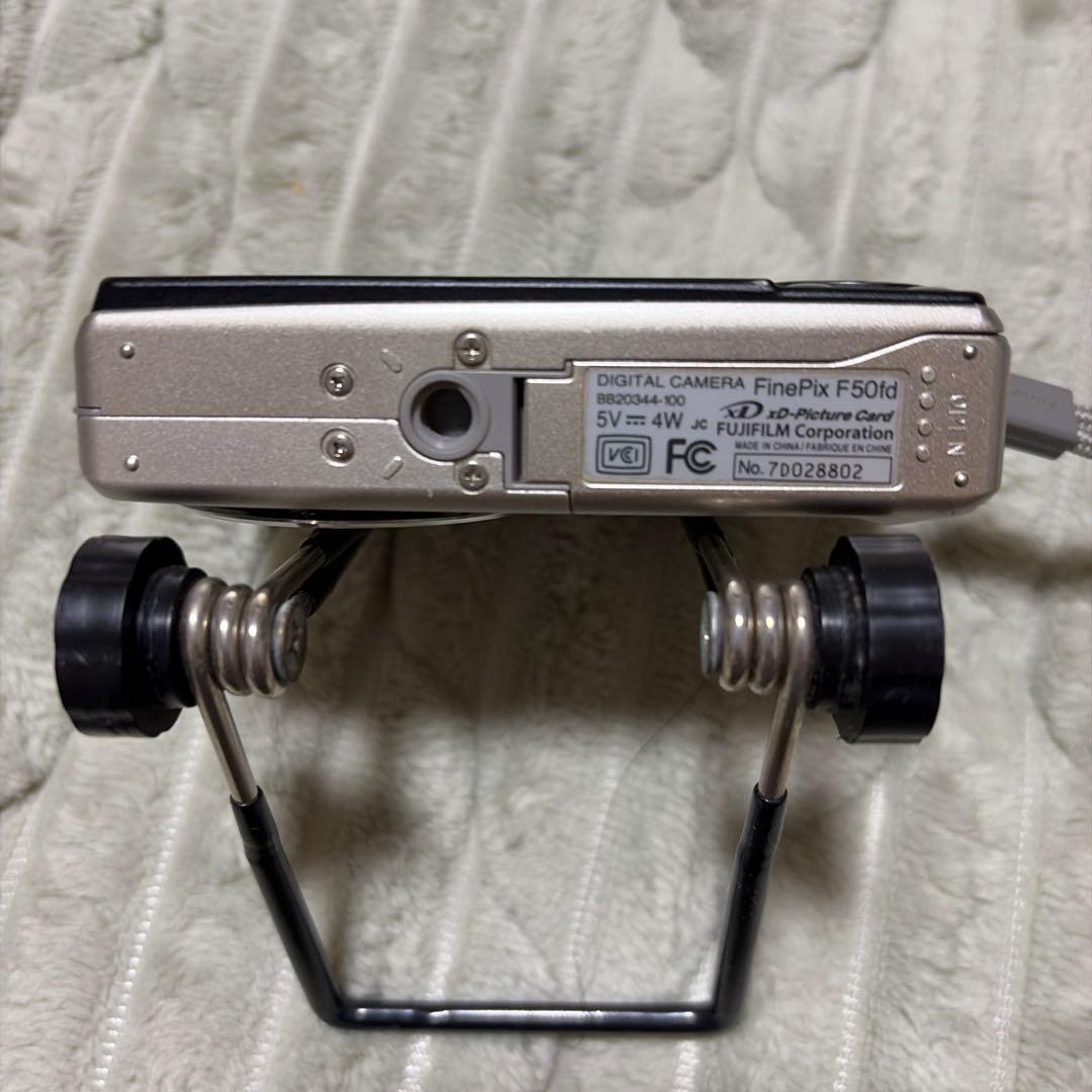 Fujifilm FinePix F50fd デジタルカメラ【ジャンク品】