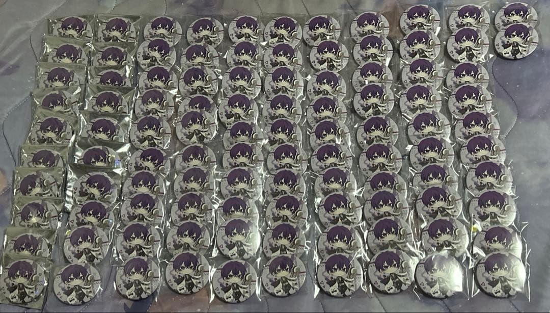 （大幅値下げ）志麻　Violet缶バッジシマエナガ