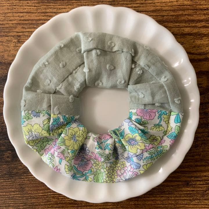 【141】リバティプリント使用　ハンドメイド　ふんわり❁ミニシュシュ　ヘアゴム