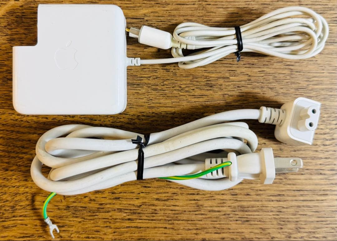 【中古】iBook G4 12インチ ホワイト 充電器つき