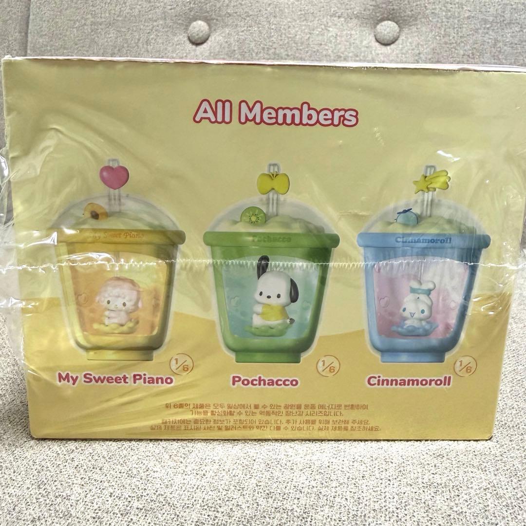 新品未開封　韓国　サンリオ　ミルクティー　カップ　シリーズ　ブラインド　セット