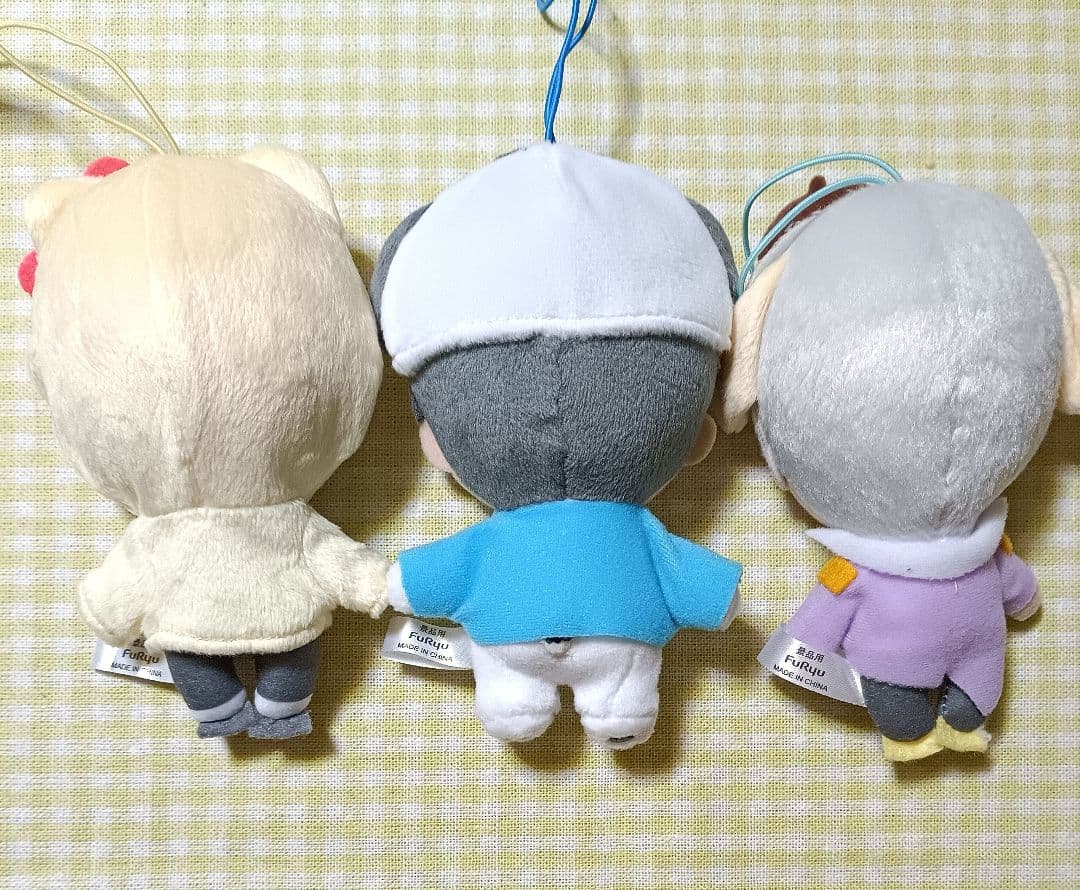 ユーリオンアイス　サンリオ　ぬいぐるみ　勇利　ヴィクトル　ユーリ