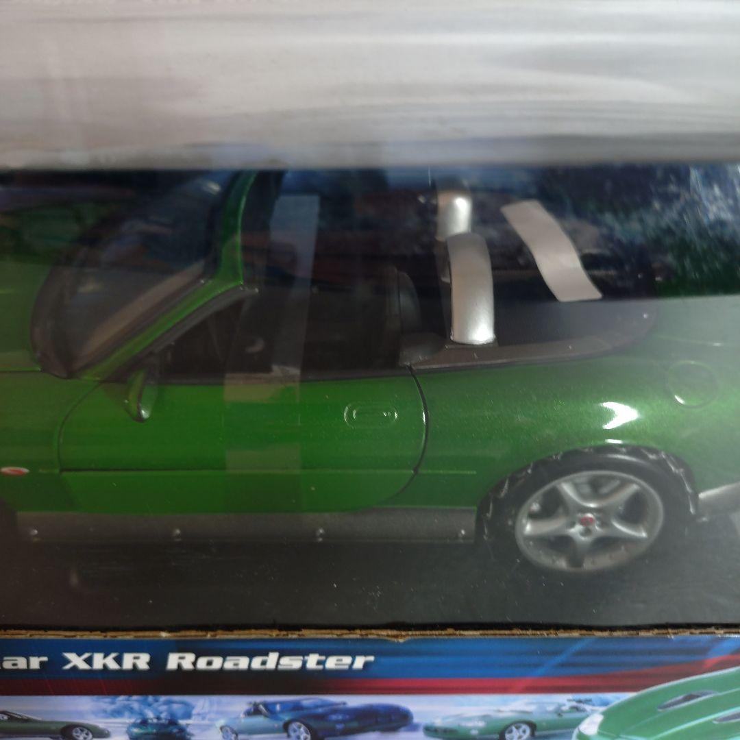 007 ダイ・アナザー・デイ Jaguar XKR Roadster　1/18