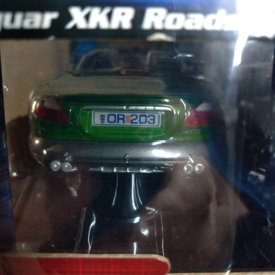 007 ダイ・アナザー・デイ Jaguar XKR Roadster　1/18