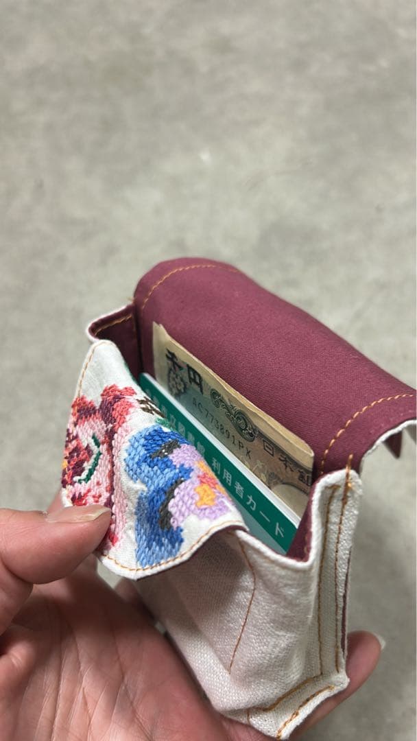 ビンテージクロス刺繍入りリネン巾着袋と小物入れ