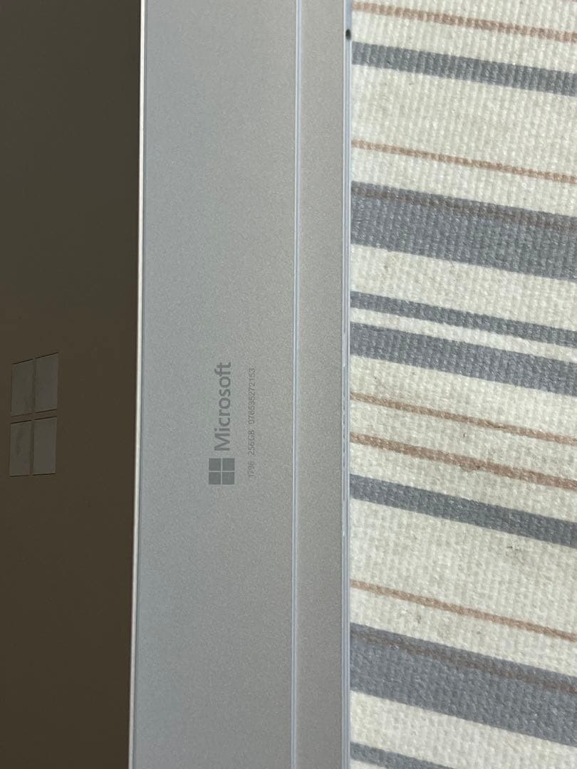 Microsoft Surface Pro (第5世代) 2017