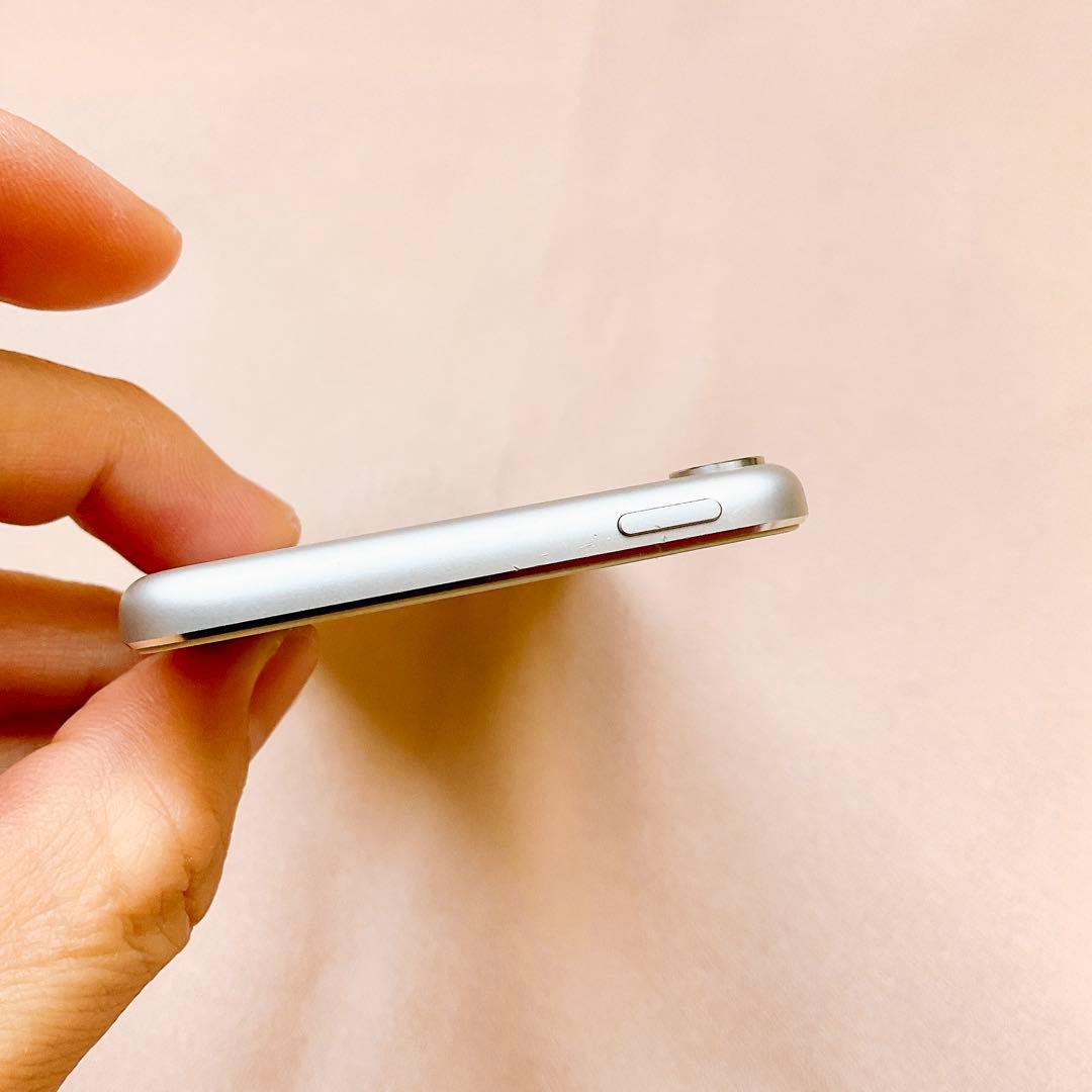 シルバー iPod touch 第5世代 64GB アイポッドApple本体 Y