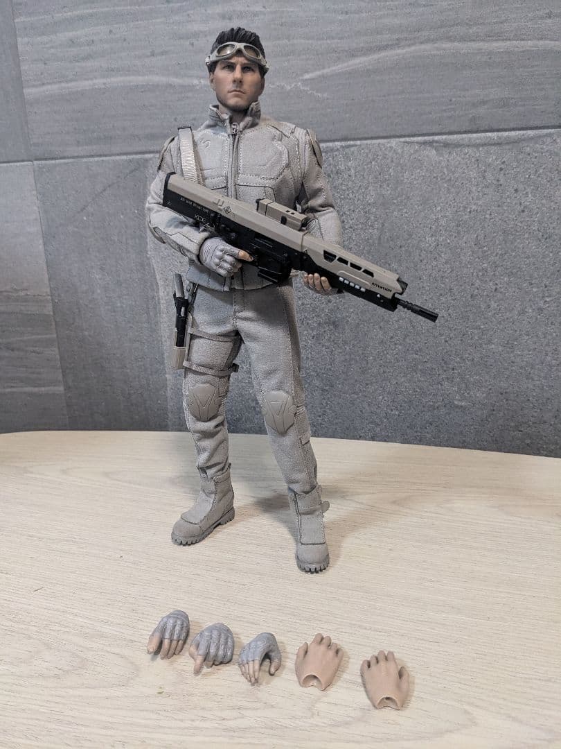 プレイ玩具 1/6スケール オブリビオン トム・クルーズタイプ ホットトイズ