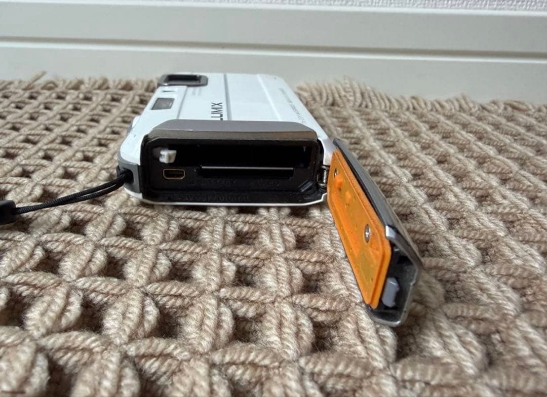 【中古　動作確認済み】LUMIX DMC-FT25 防水カメラ　ホワイト
