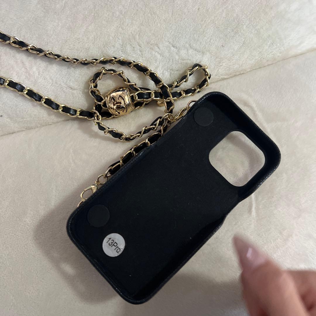 ブラックキルティングiPhone13proケース