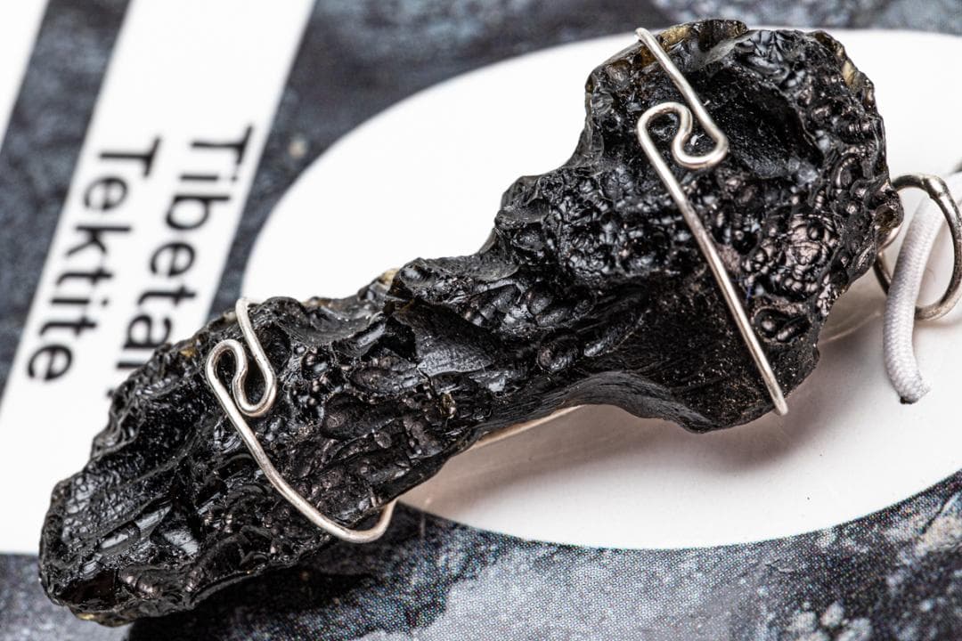 H&E社　チベタンテクタイト 原石 ペンダントトップ bb02