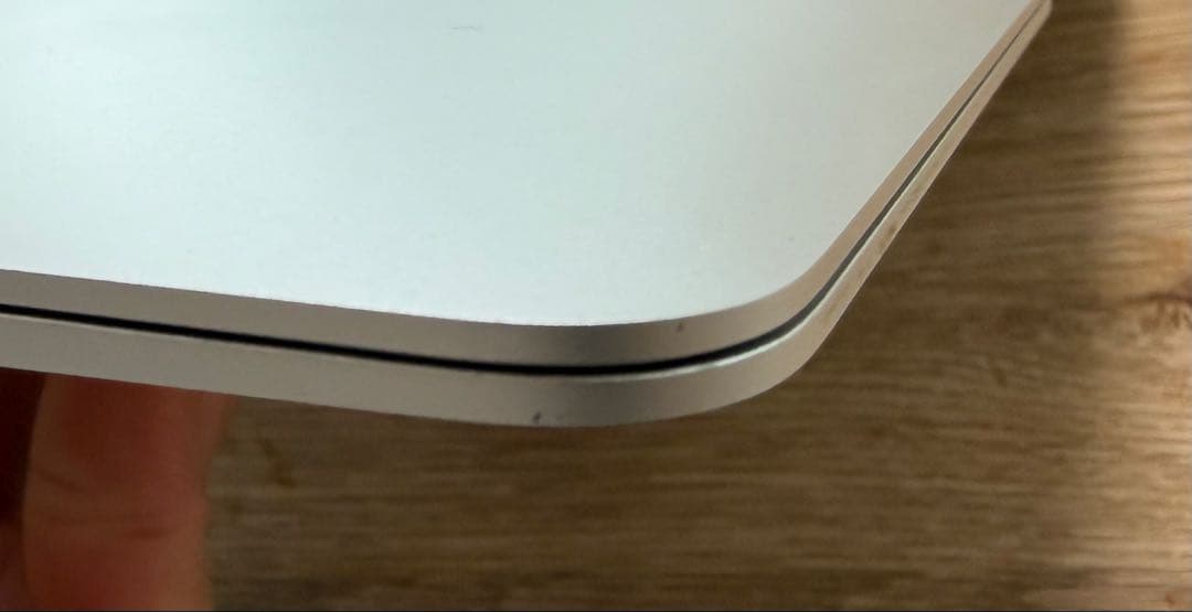 MacBook Air M1 8GB/256GB シルバー【箱・付属品完備】