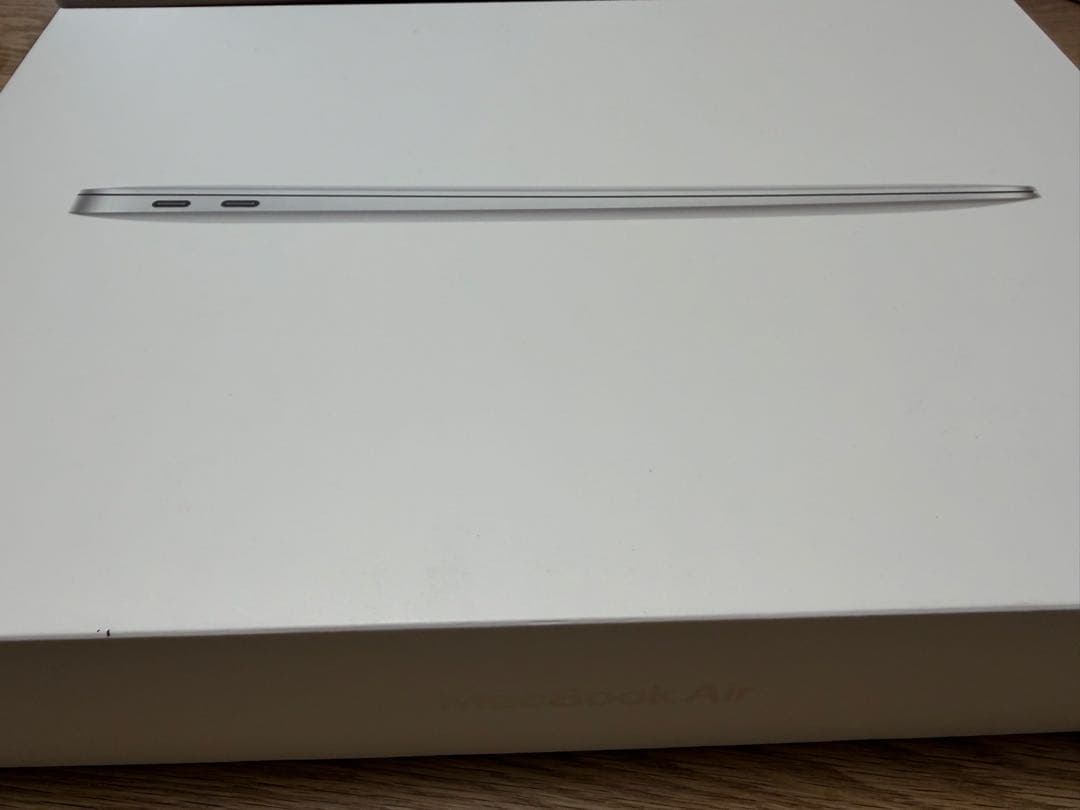 MacBook Air M1 8GB/256GB シルバー【箱・付属品完備】