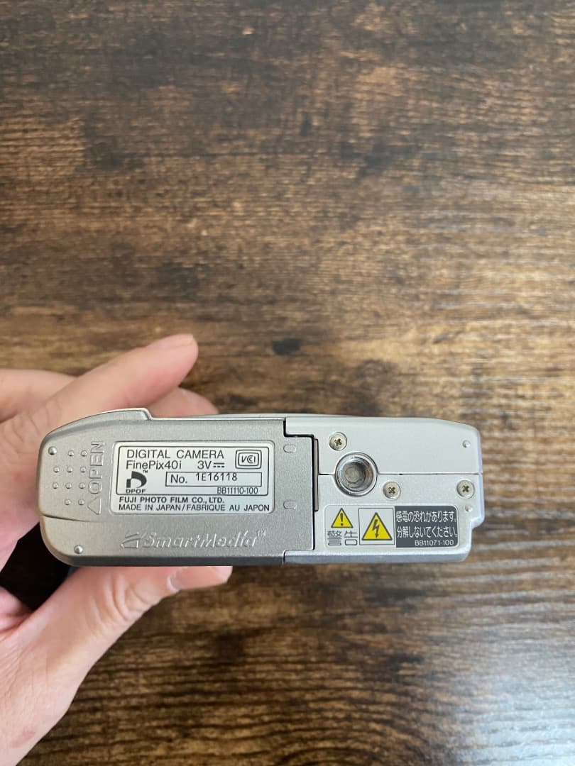 <値下げしました> FUJIFILM FinePix 40i デジタルカメラ