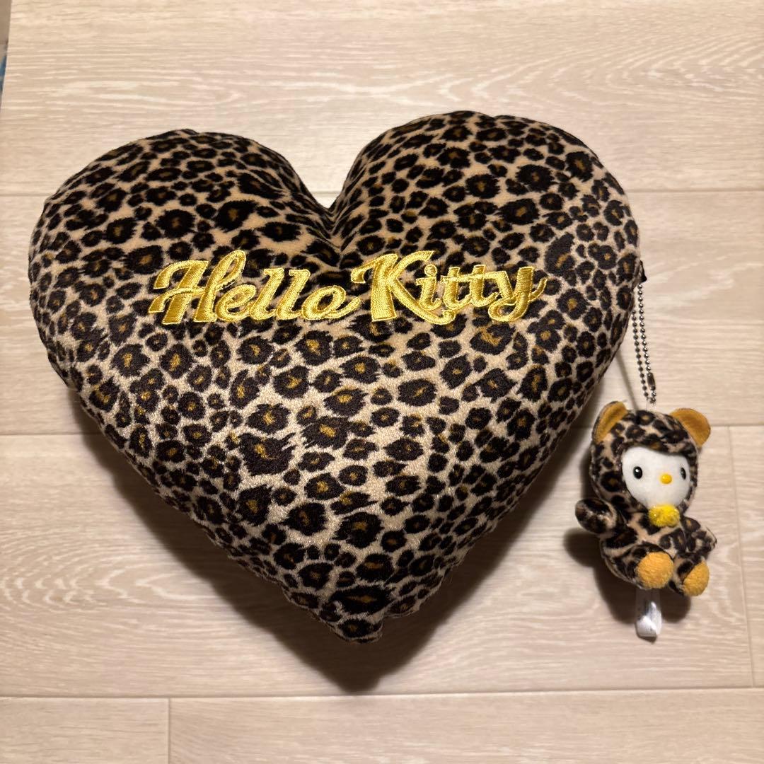 激レア サンリオ ハローキティ ヒョウ柄 ハート型 クッション