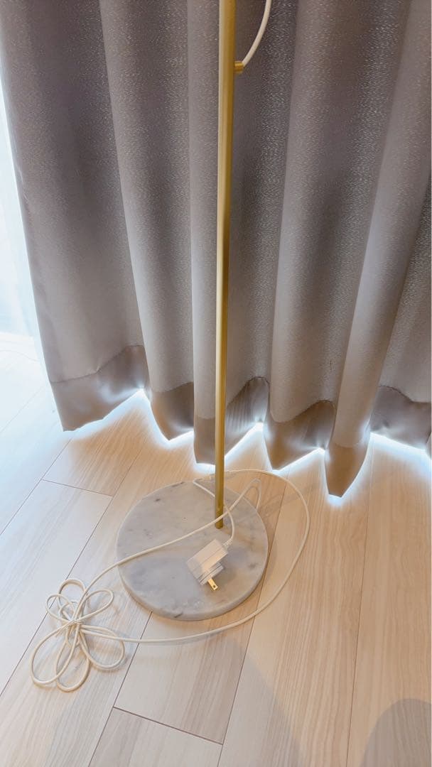 こっぱLouis PoulsenYuh Floor 真鍮ホワイト