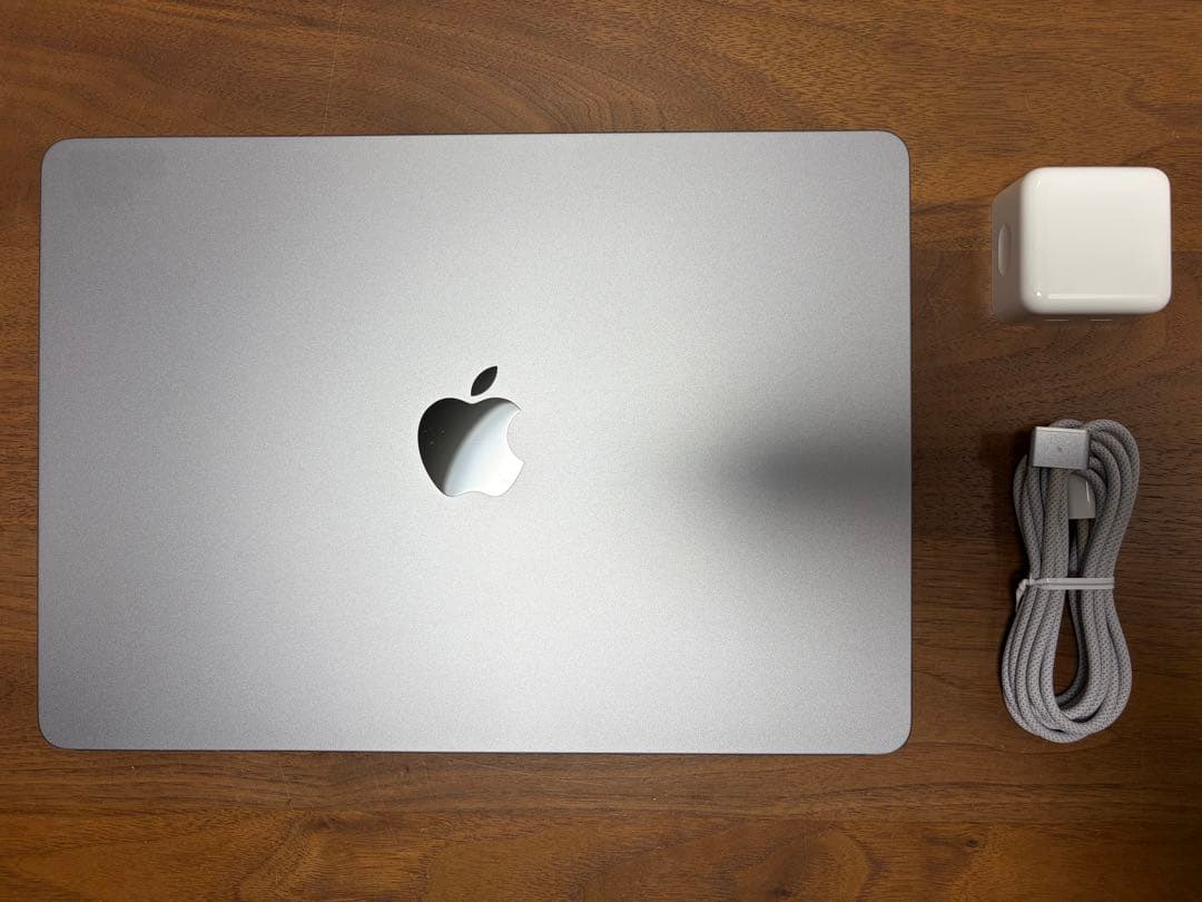 美品&高性能❗️MacBook Air 2022 M2 16GB&512GB