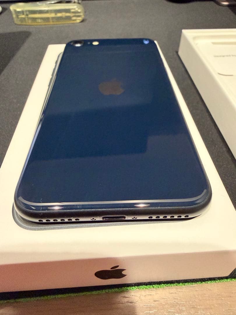Apple iPhone SE（第3世代）64GB ミッドナイト