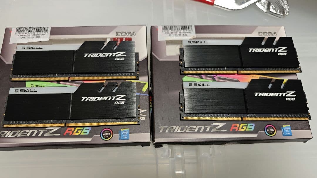 メモリー G.SKILL TRIDENT Z RGB 16gb DDR4 3000MHz