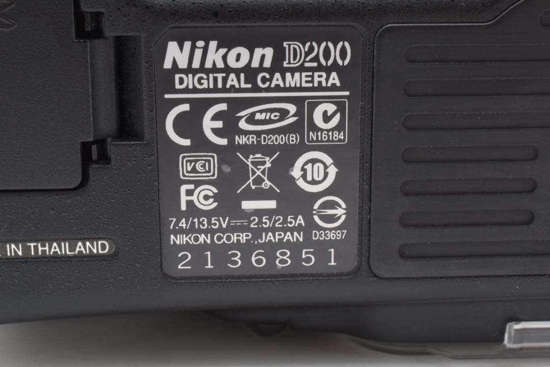 超美品 NIKON D200 デジタル ボディ ショット数 7551枚 H352