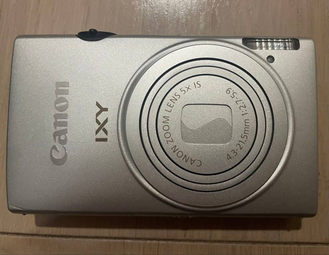 Canon IXY 220F シルバー コンパクトデジカメ