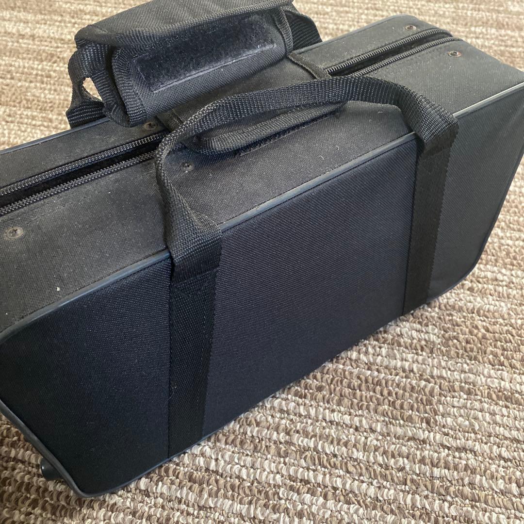 クラリネット本体 　ケース・入門書付き