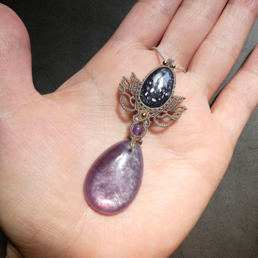 アイオライトサンストーン・レピドライトのマクラメネックレス