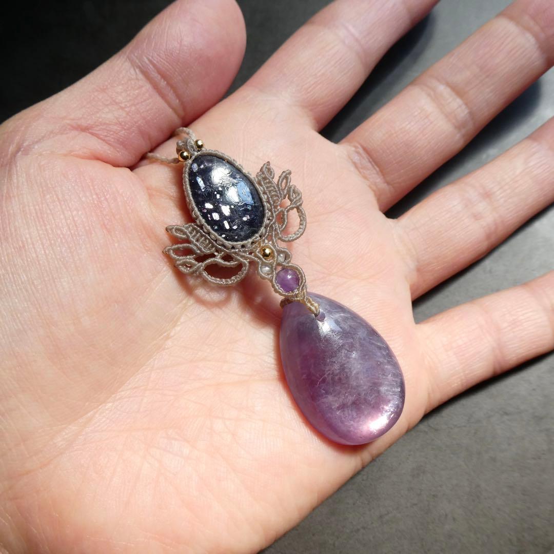 アイオライトサンストーン・レピドライトのマクラメネックレス