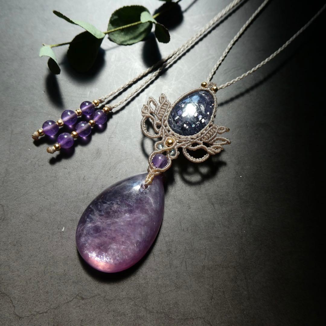 アイオライトサンストーン・レピドライトのマクラメネックレス