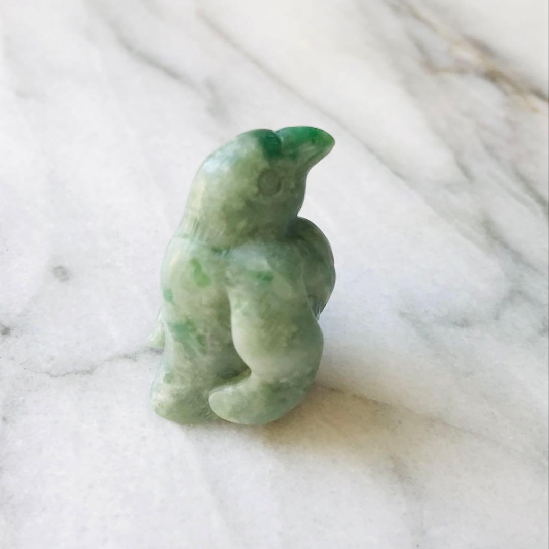 【O2094-001】翡翠　ミャンマー産　彫刻　カービング　置物　ペンギン