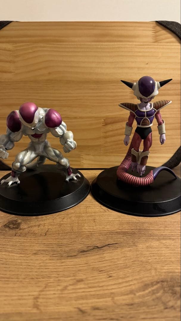 ドラゴンボール ハイクオリティDXフィギュア　魔人ブウ　フリーザ