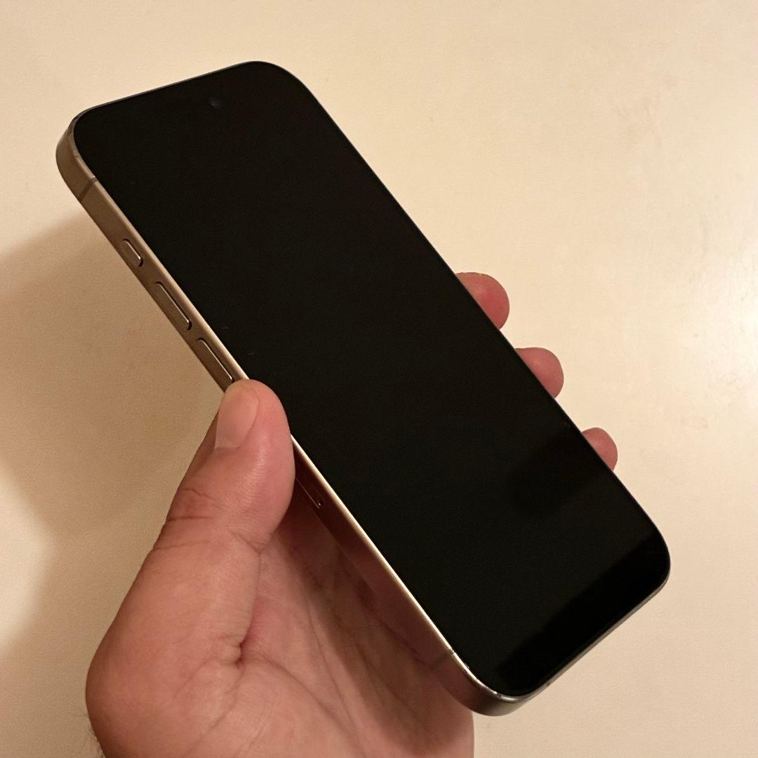 iPhone 15 Pro 128GB SIMフリー ナチュラルチタニウム